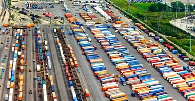 Wojna i transport intermodalny: zagrożenia i szanse